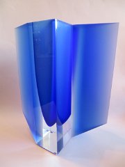 Hranatá váza pohled ze strany výška 25 cm